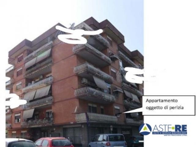 Case - Abitazione di tipo civile - via appia nord n. 101