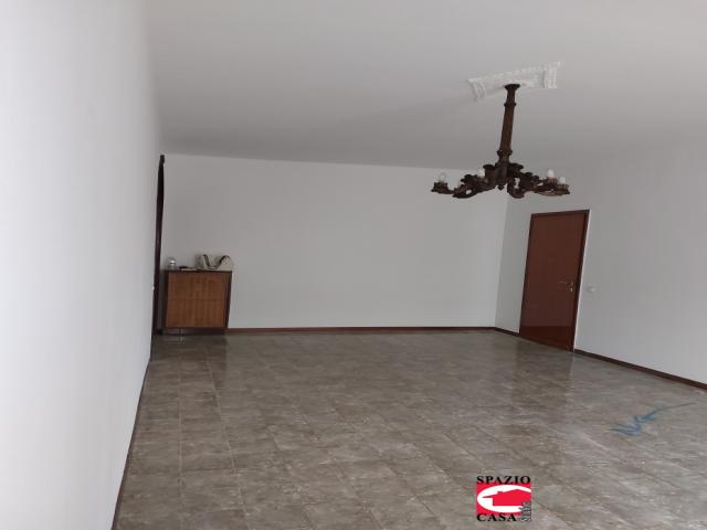 Case - Trilocale con cantina e garage