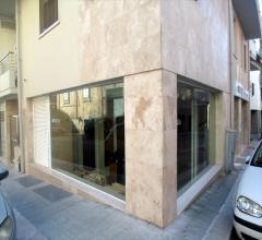 Locale commerciale in vendita a gravina in puglia via ragni