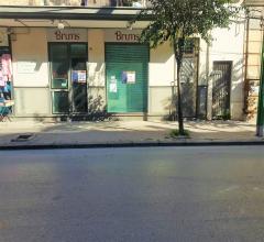 Fittasi ampio locale commerciale sul corso e. de nicola di circa 220
