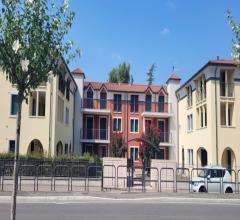 Grande appartamento con ampia loggia