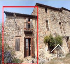 Appartamento, magazzino e terreno- località castello di tocchi - monticiano (si)