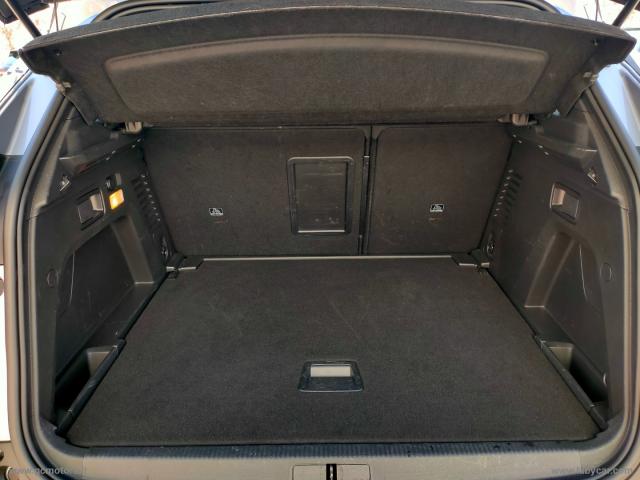 Auto - Peugeot 3008 bluehdi 130 s&s eat8 active pack