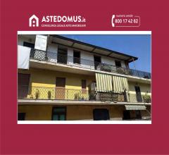 Case - Appartamento al piano primo con balcone