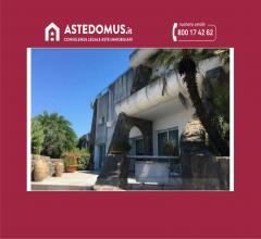 Villa a spalla di ampia metratura