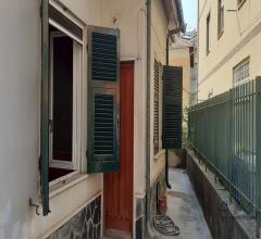 Case - Casa indipendente a 220 mt dal mare con cortile privato in vendita a ceriale