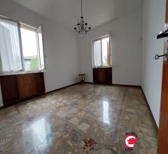 Trilocale con cantina e garage