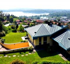 Provincia di como: esclusiva villa vista lago pusiano