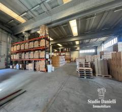 Case - Capannone artigianale ad uso deposito