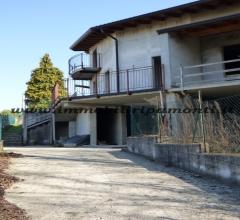 Case - Villa bifamiliare in vendita a dolzago