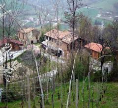 Case - Antico borgo in vendita con rustici adibito a b&b e terreni