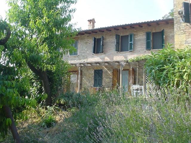 Case - Antico borgo in vendita con rustici adibito a b&b e terreni