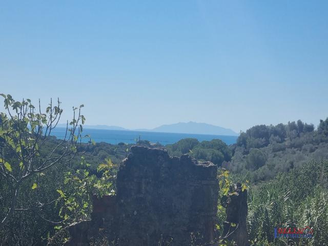 Case - Rudere panoramico caletta terra