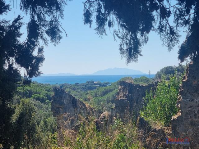 Case - Rudere panoramico caletta terra