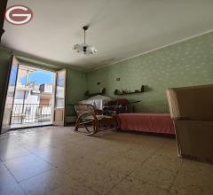 Appartamenti in Vendita - Casa indipendente in vendita a cittanova zona semicentrale