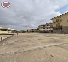 Appartamenti in Vendita - Deposito in vendita a taurianova centrale