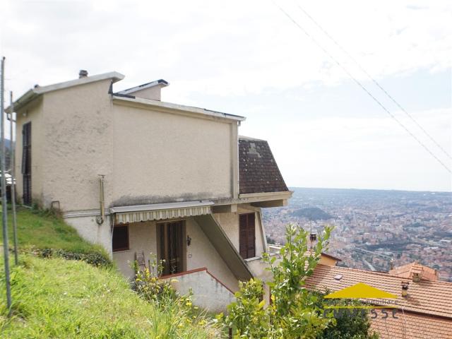 Casa singola con vista mare