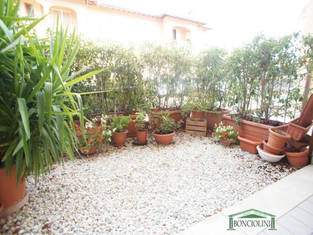 Case - Appartamento con giardino a larciano