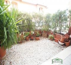 Case - Appartamento con giardino a larciano