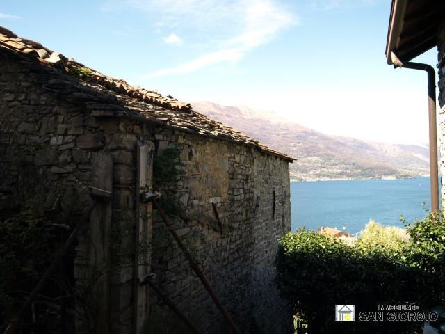 Perledo frazione gittana ampia vista, vendesi rustico da ristrutturare.