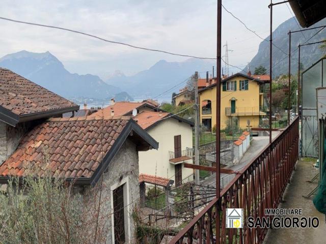 Case - Lierna località mugiasco, vendesi porzione di casa indipendente terra-tetto.