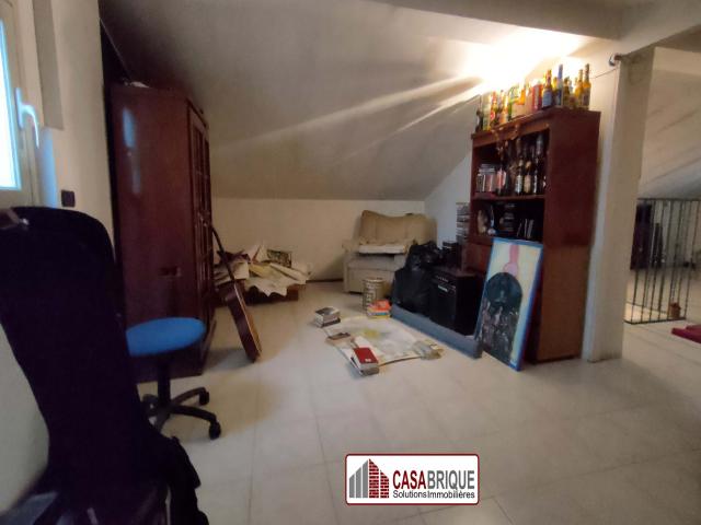 Appartamenti in Vendita - Spazioso appartamento con posti auto in residence a palermo
