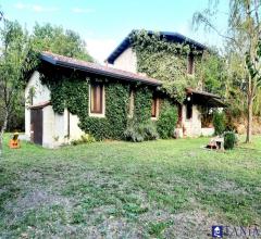 Case - Indipendente con giardino nel verde della lunigiana rif 4139