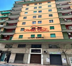 Locale commerciale in vendita a taranto tre carrare battisti