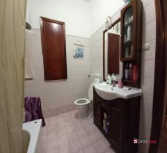 Case - Ristrutturate e luminose camere provinciale