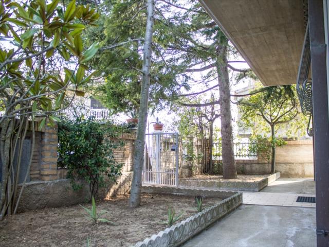 Appartamenti in Vendita - Casa indipendente in vendita a silvi contrada forchetta