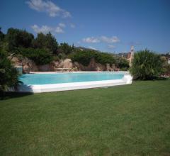 Case - Villa singola con piscina a romazzino