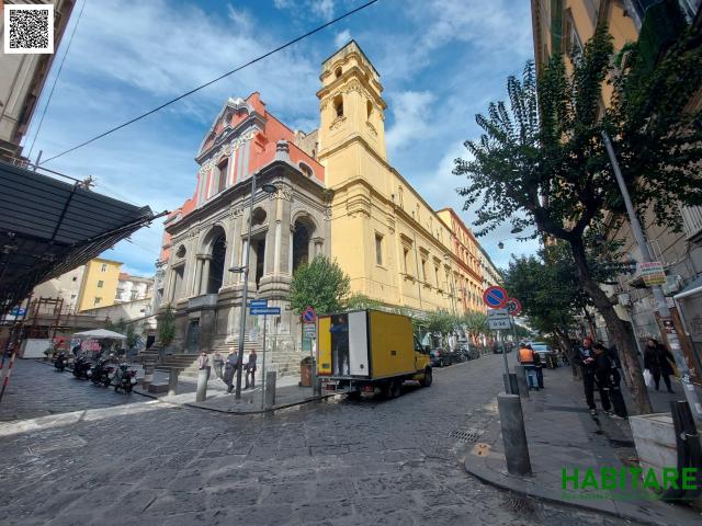 Case - Grazioso locale nel centro storico di napoli.largo donna regina