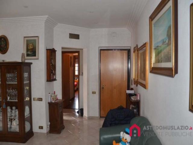 Case - Appartamento in via verginia tonelli 103 (rm)