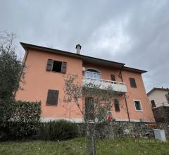 Case - Casa indipendente in zona collinare