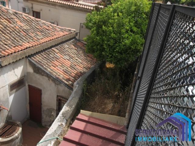 Appartamenti in Vendita - Santa teresa di riva centro
