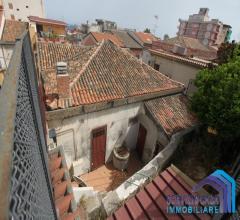 Appartamenti in Vendita - Santa teresa di riva centro