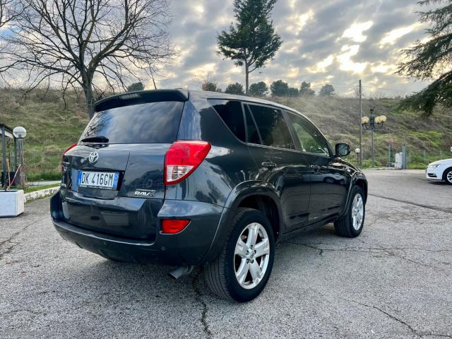 Auto - Toyota rav4 2.2 d-4d 177 cv luxury