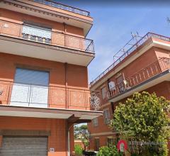 Case - Appartamento via esperide roma