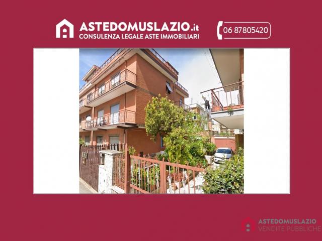 Case - Appartamento via esperide roma