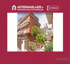 Case - Appartamento via esperide roma
