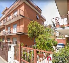 Case - Appartamento via esperide roma