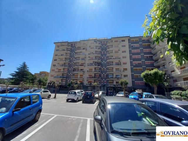 Case - Castellana: appartamento con terrazzo e posto auto