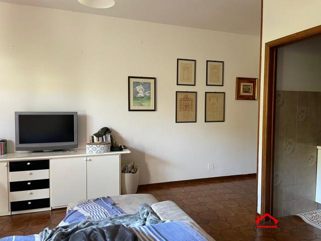 Case - Marina di massa, appartamento in elegante condominio con giardino ed area esterna privata