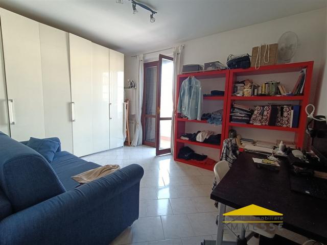 Appartamenti in Vendita - Appartamento con garage in vendita a marina di massa