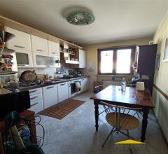 Appartamenti in Vendita - Appartamento con garage in vendita a marina di massa
