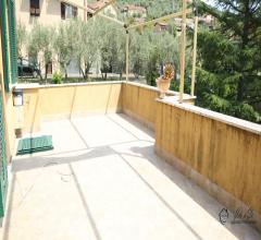 Case - Appartamento duplex con ampia terrazza in affitto a garlenda