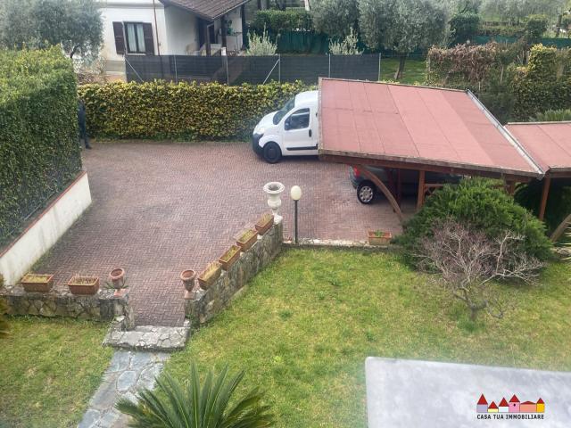 Case - Carrara località gildona porzione di bifamiliare in ottime condizioni