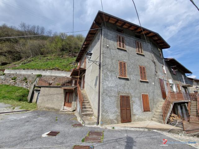 Case - Paisco vendesi casa indipendente da terra a cielo