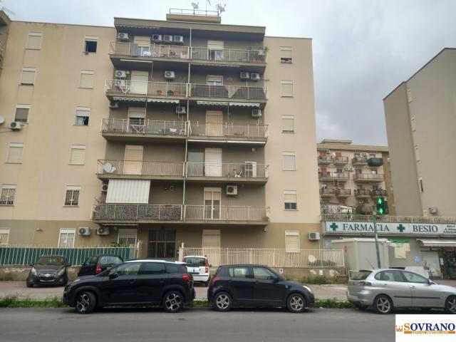 Case - Michelangelo/brunelleschi: appartamento 1° p. con terrazzo