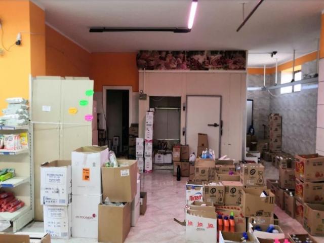 Appartamenti in Vendita - Locale commerciale posto al piano rialzato